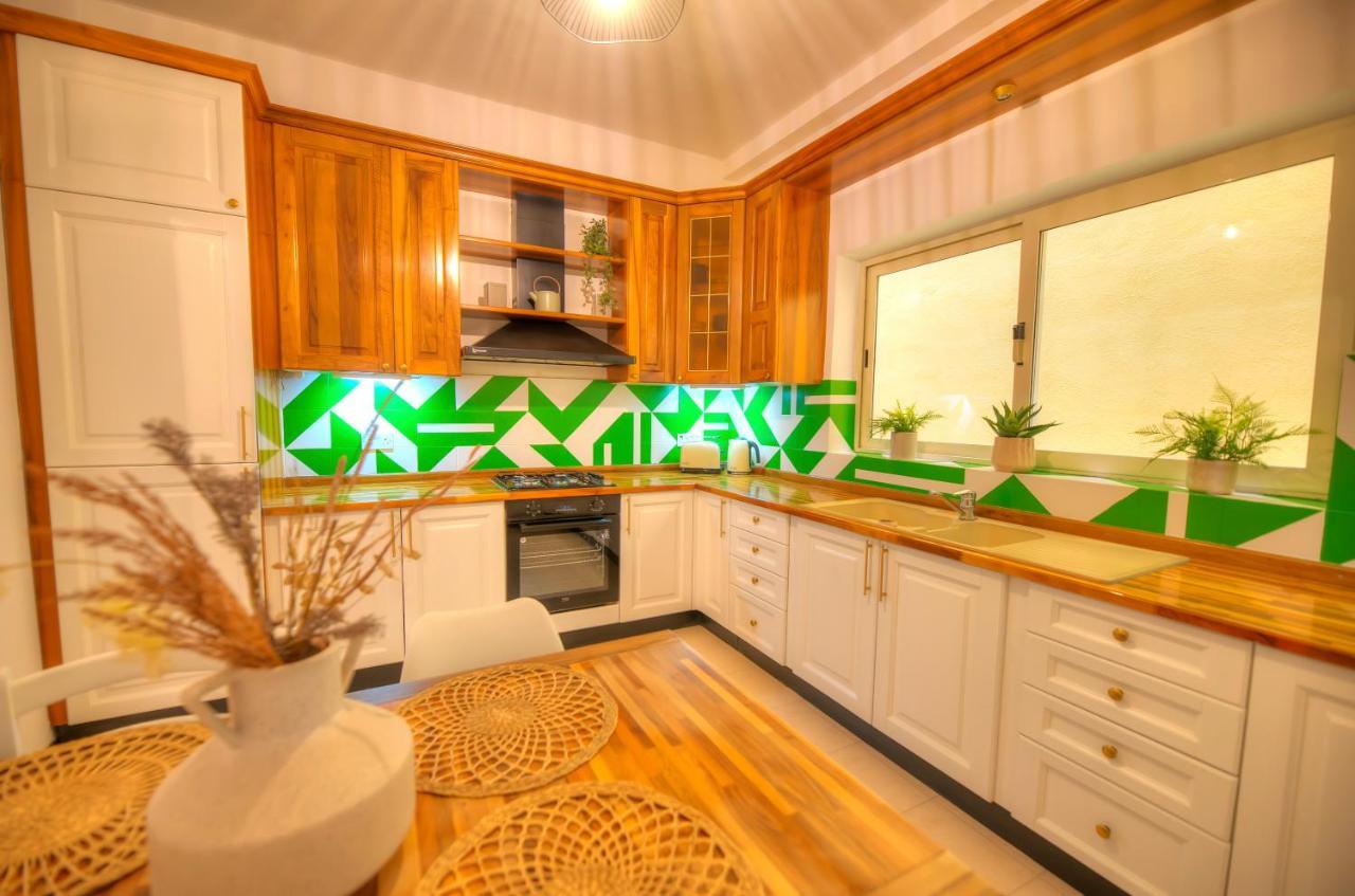 Beautifully Furnished Seafront 4 Bedrooms Goslm-4 Sliema Exterior photo
