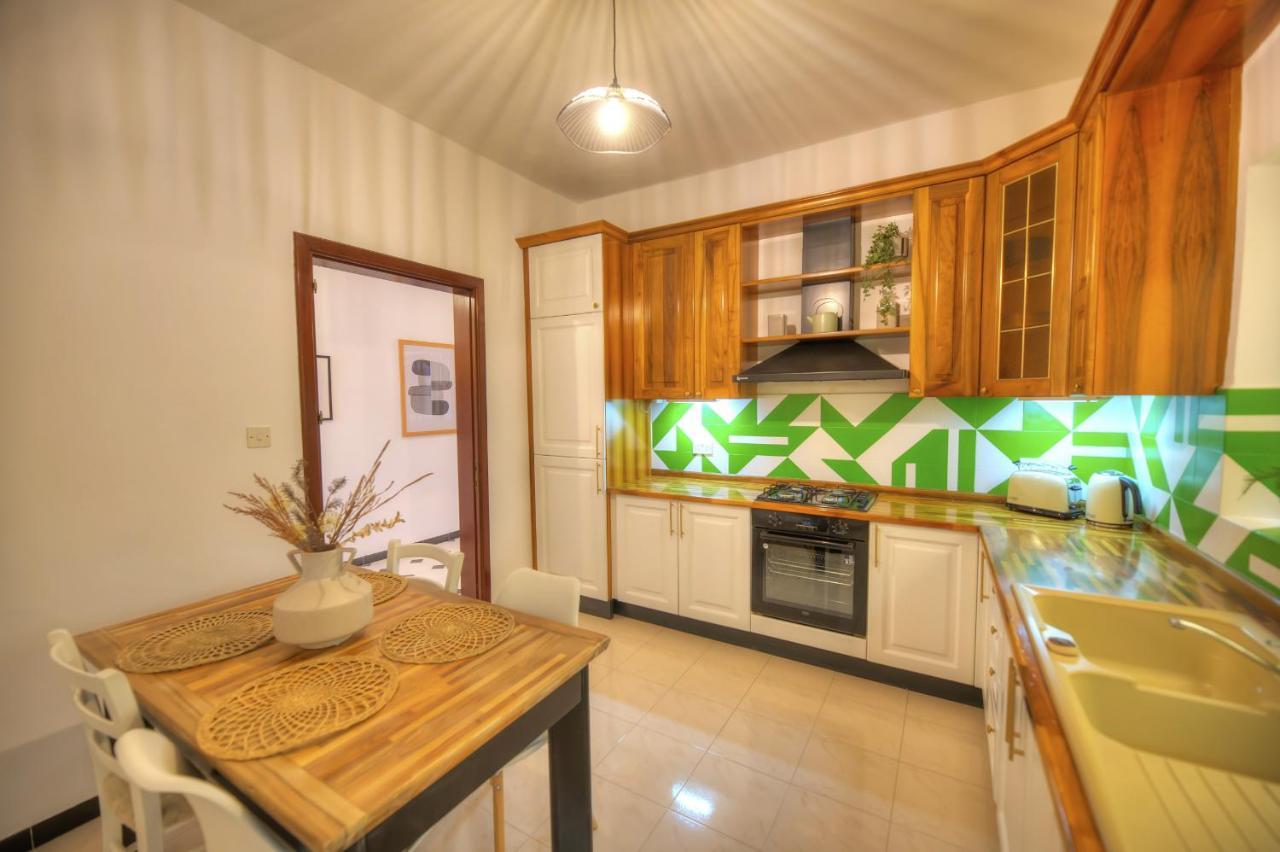 Beautifully Furnished Seafront 4 Bedrooms Goslm-4 Sliema Exterior photo